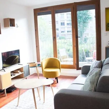 Charming With Balcony * Paris